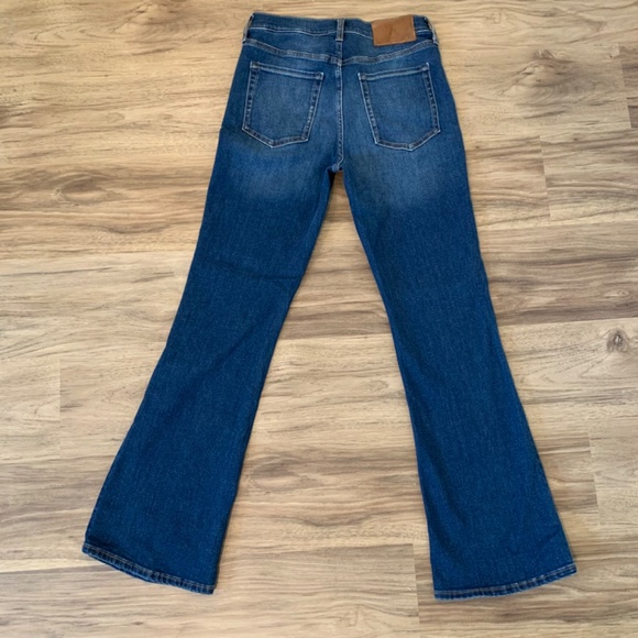 Banana Republic Mid-Rise Flare Jeans 29 - Picture 6 of 8